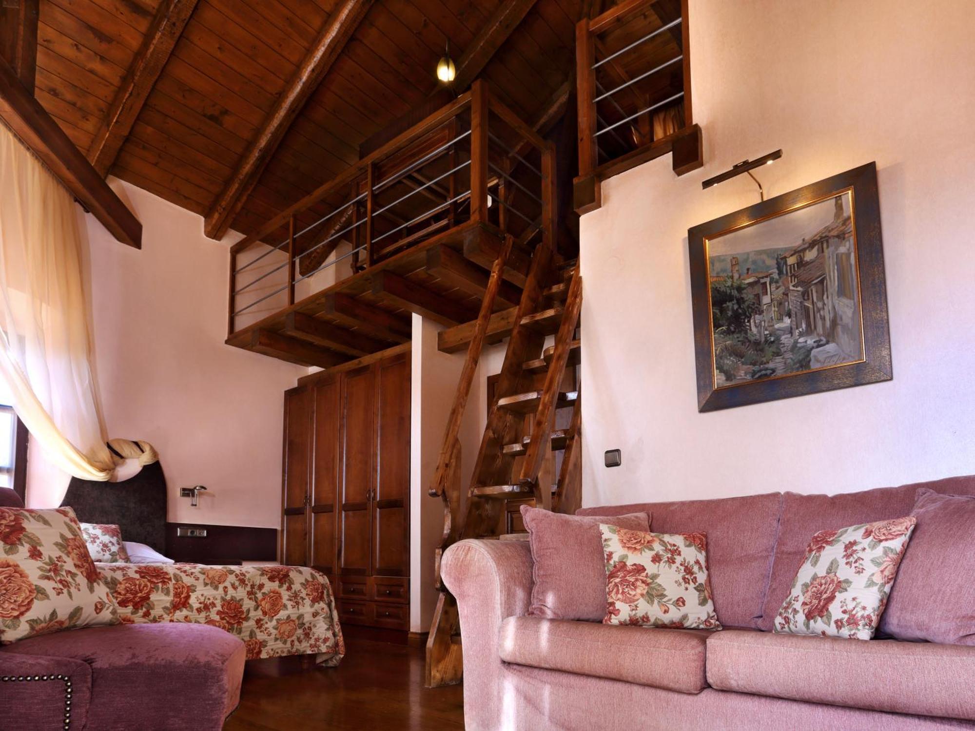 Lousiou Nymphes Escape Suites ดีมิตซานา ภายนอก รูปภาพ